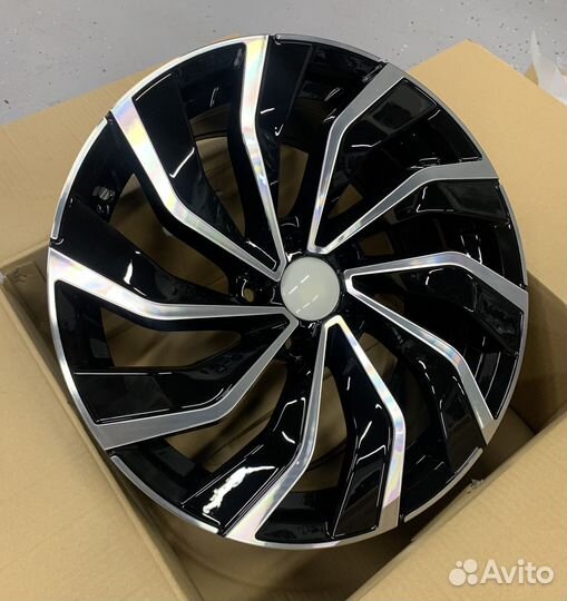 Диски для Volkswagen Passat R18