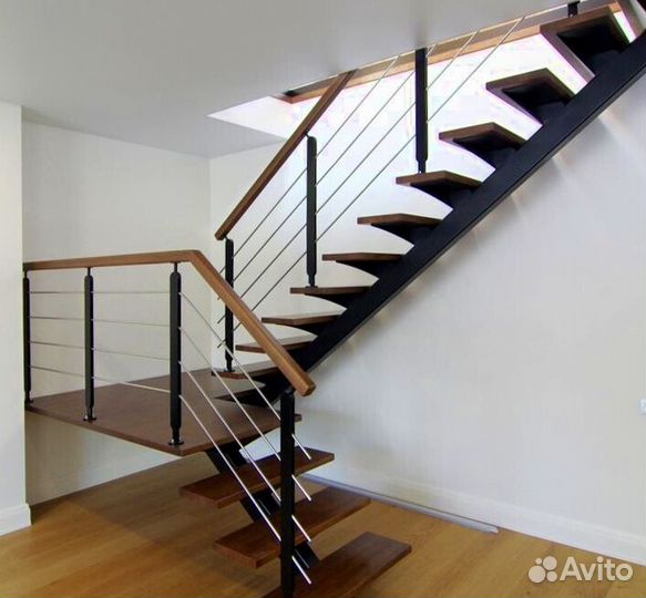 Металлические лестницы с поворотом