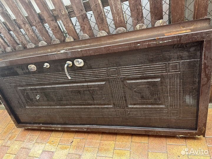 Дверь входная металлическая