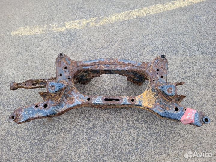 Подрамник задний на Nissan X-Trail T31