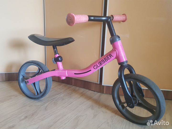 Продам беговел globber