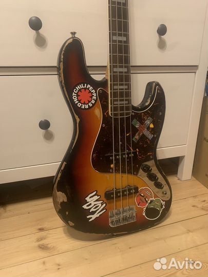 Бас гитара Mi jazz bass japan