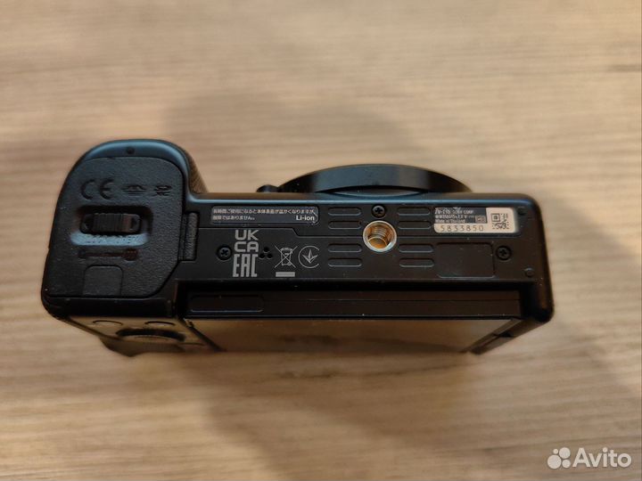 Продам Sony ZV-E10 (body)