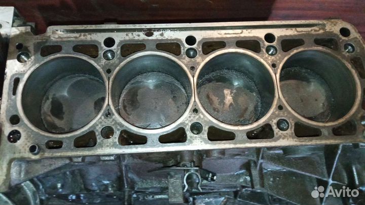 Низ двигателя 111бензин 2.3л. Мерседес Вито 638к