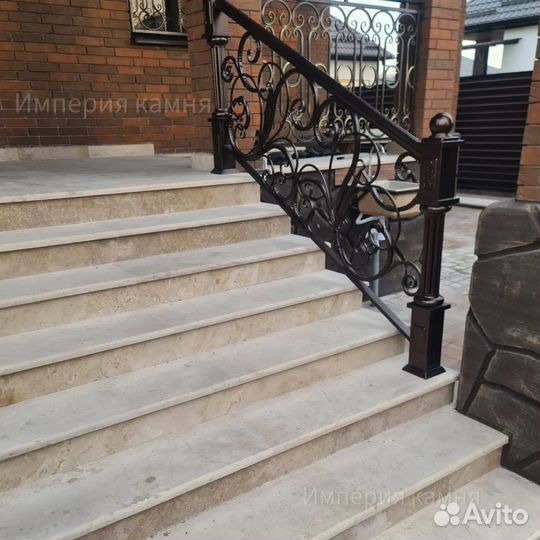Отделка ступеней и лестниц камнем. Продажа камня