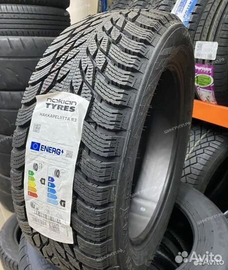 Nokian Tyres Hakkapeliitta R3 235/45 R18 98T