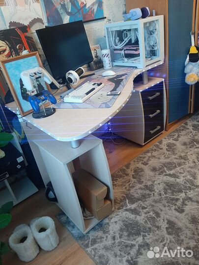 Компьютерный стол