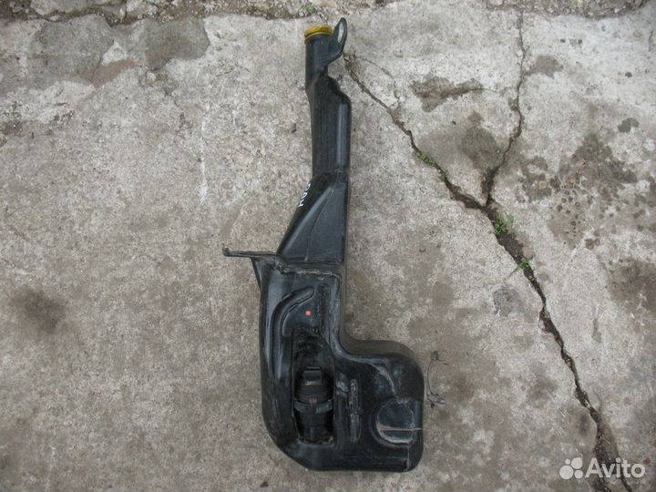 Бачок омывателя с насосом Opel Astra H