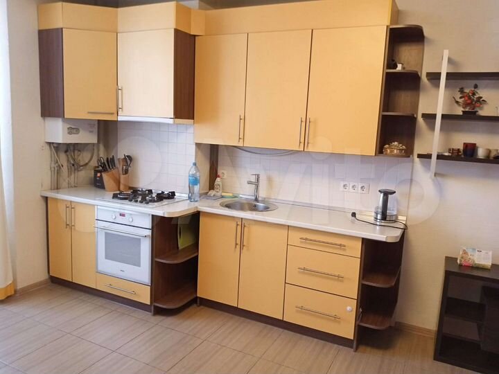 2-к. квартира, 55 м², 2/10 эт.