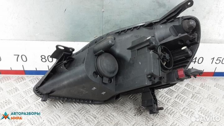 Фара правая Opel Zafira 2 (B) 2007