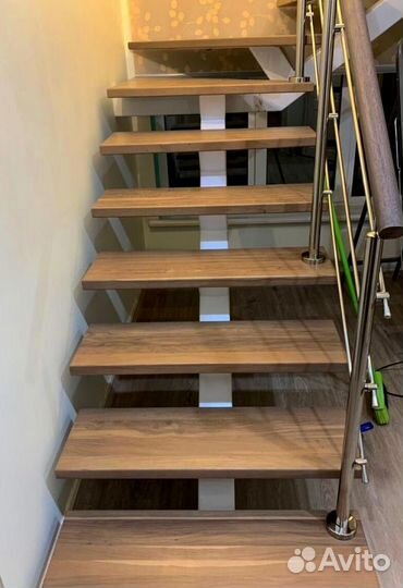 Металлические лестницы с поворотом