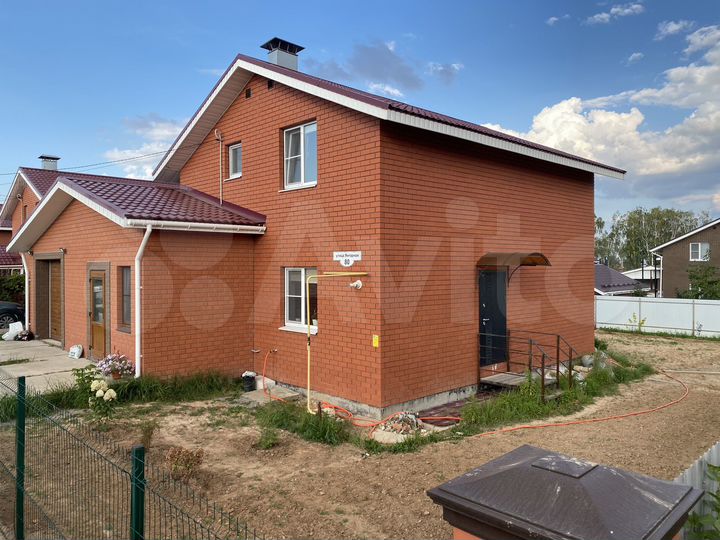 Коттедж 165 м² на участке 6 сот.