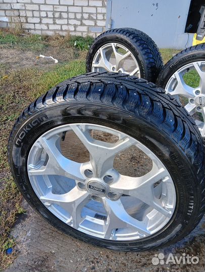 Nokian Tyres Hakkapeliitta 5 215/50 R17