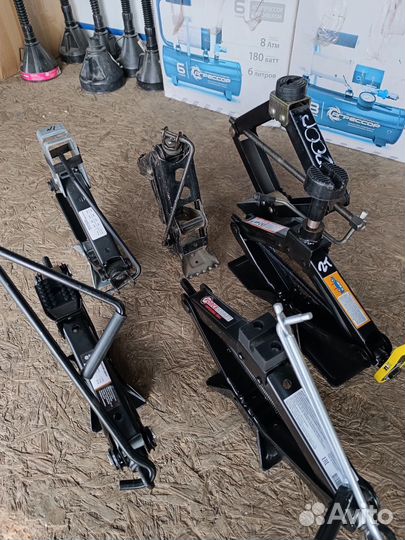 Домкрат механический винтовой на 550кг