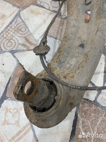 Кулак поворотный задний Mazda 6 седан 2.0 LF 2005