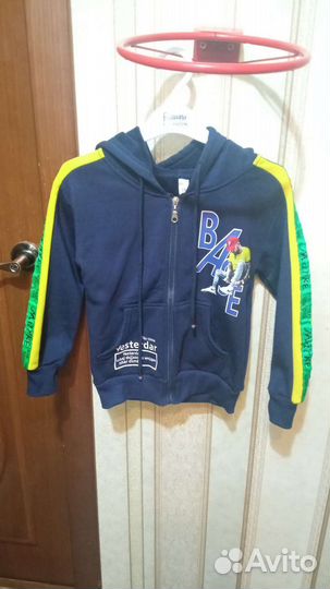 Кофта на молнии с капюшоном для мальчика 4-6 лет