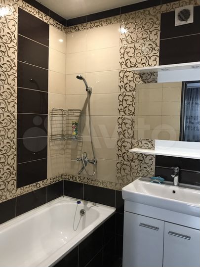 2-к. квартира, 52 м², 1/5 эт.