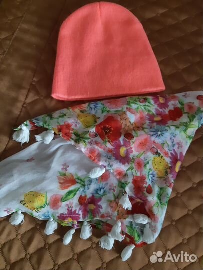 Комплекты шапки, шарфы, варежки