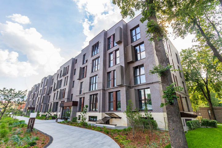 2-к. квартира, 93,7 м², 2/4 эт.