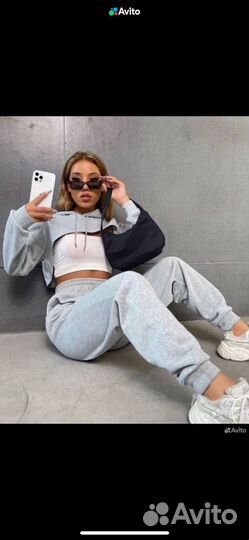 Спортивный костюм женский