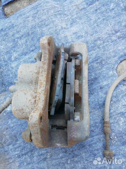 Суппорт тормозной передний правый хендай сантафе 2