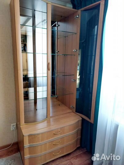 Шкаф бу (сервант) в зал / гостинную