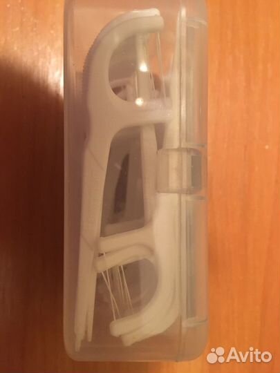 Зубочистки с зубной нитью