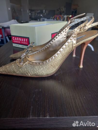 Босоножки carnaby 38