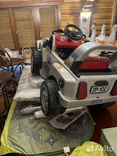 Детский электромобиль peg perego