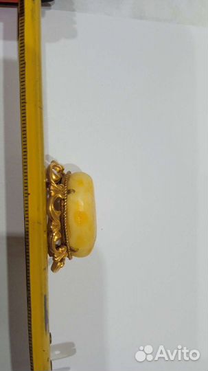 Брошь янтарь