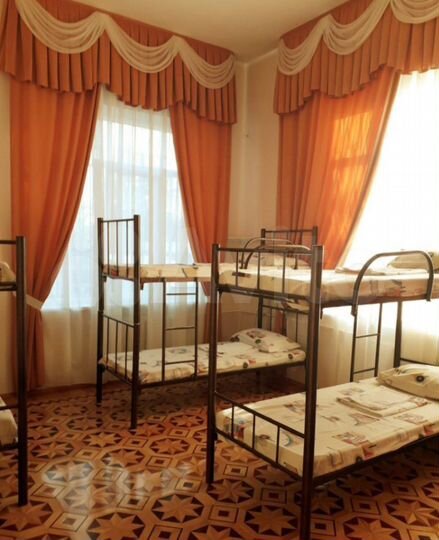 Комната 65 м², 1/2 эт.