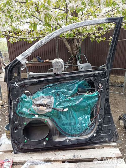 Дверь передняя правая черная Lexus RX 300/330/35/4