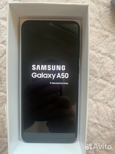 Телефон Samsung galaxy a50