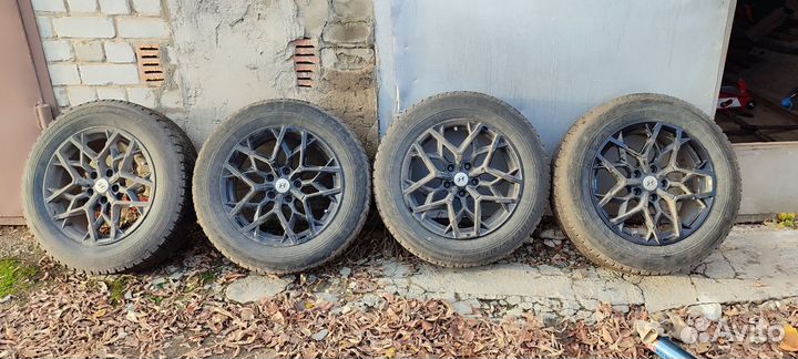 Bridgestone Blizzak Revo GZ 225/60 R17