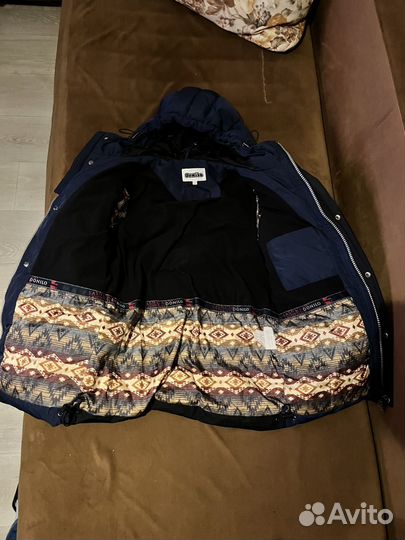 Пуховик на мальчика 140