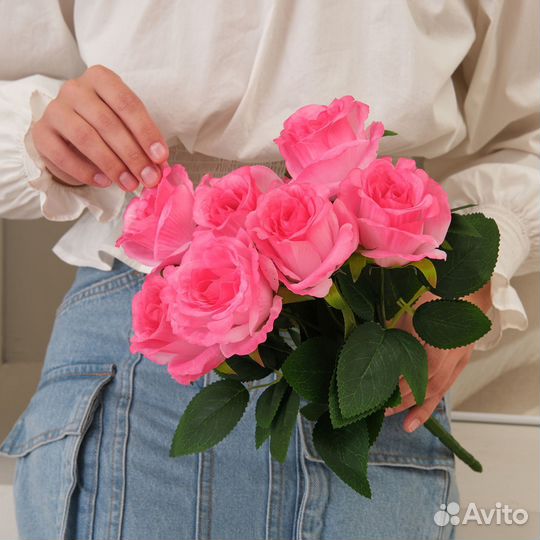 Искусственный букет цветов из 14 голов розы