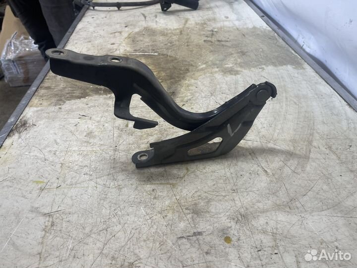 Петля капота левый Kia Sportsge 3. 2010-2014