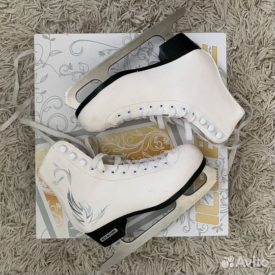 Фигурные коньки ice blade naomi