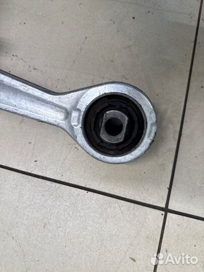 Рычаг передний правый Volkswagen Passat B5 седан