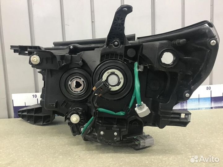 Фара правая Toyota Land Cruiser (150) -Prado 2009