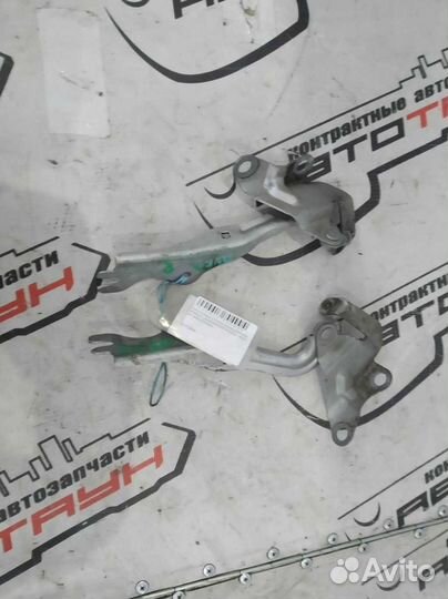 Кронштейн капота mazda axela mazda3 BK BK3P BK5P bkep левый правый комплект 2 шт. B32H52410A