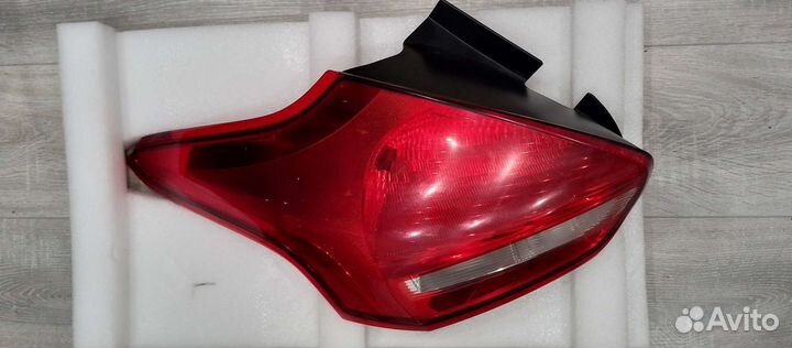 Фонарь задний Форд фокус рестайлинг