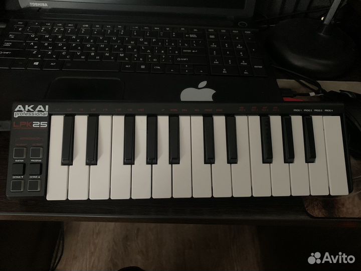 Akai lpk25