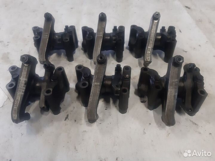 Рокерный вал с рокерами DAF XF 105