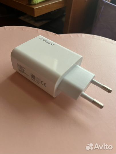 Сетевое зарядное устройство