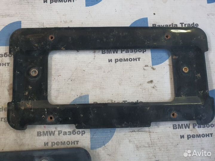 Рамка под квадратный номер BMW