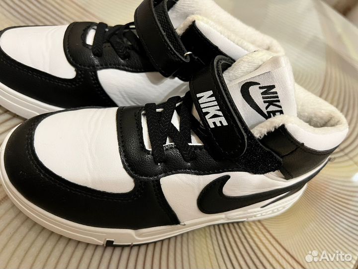 Кроссовки детские