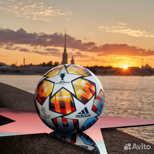 Футбольный мяч adidas лига чемпионов
