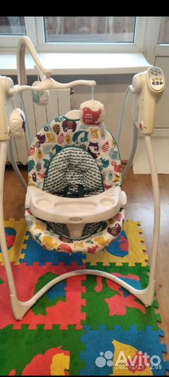 Электронные качели для новорождённых