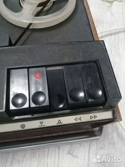 Катушечный магнитофон Elfa